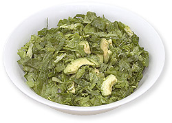 Salat med avocado og rucola